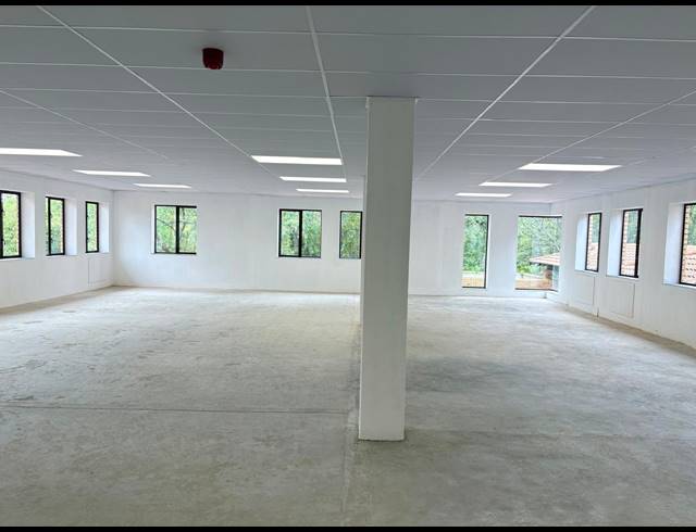 379M² OFFICE TO LET IN VORNA VALLEY